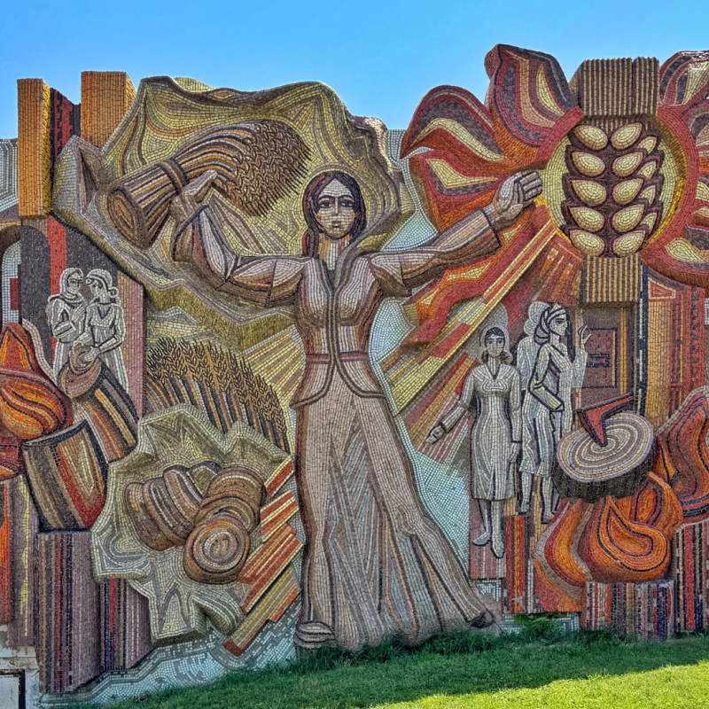 Soviet Mosaics of Baku: Art, Ideology, and Urban&nbsp;Memory