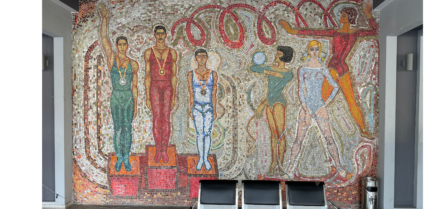 Azərbaycan Texniki Universitetinin İdman Kompleksi foyesində ki mozaika kompoziyaları. Müəllif/Rəssam: Hacıbala Rəcəbov. Şəkil: Qanı Nəsirov