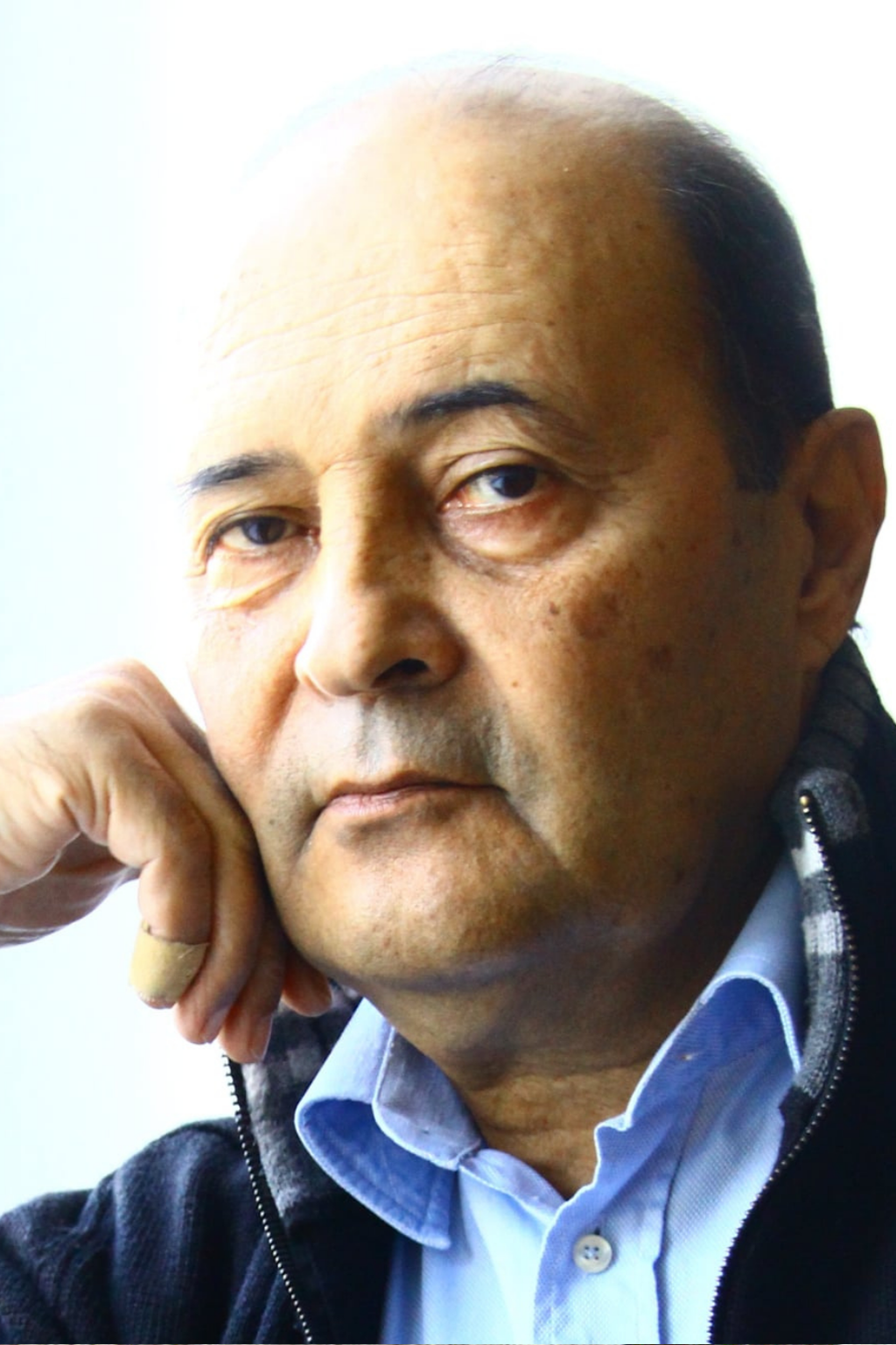 Azərbaycan monumentalçı rəssamı Sirus Mirzəzadə, Bakıda sovet dövrü ictimai mozaika pannolarının müəllifi.